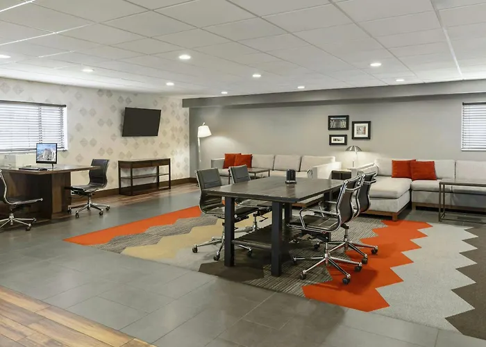 Royle Hotel Milwaukee Airport