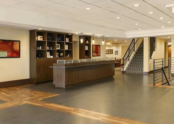 Royle Hotel Milwaukee Airport