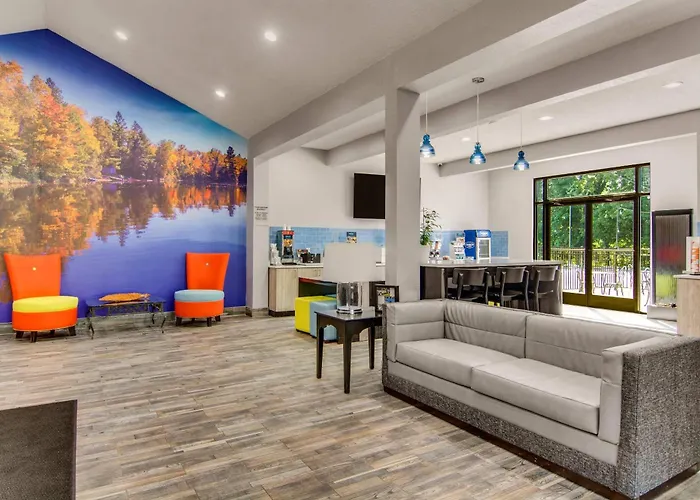 Clarion Pointe On The Lake Clarksville-South Hill West