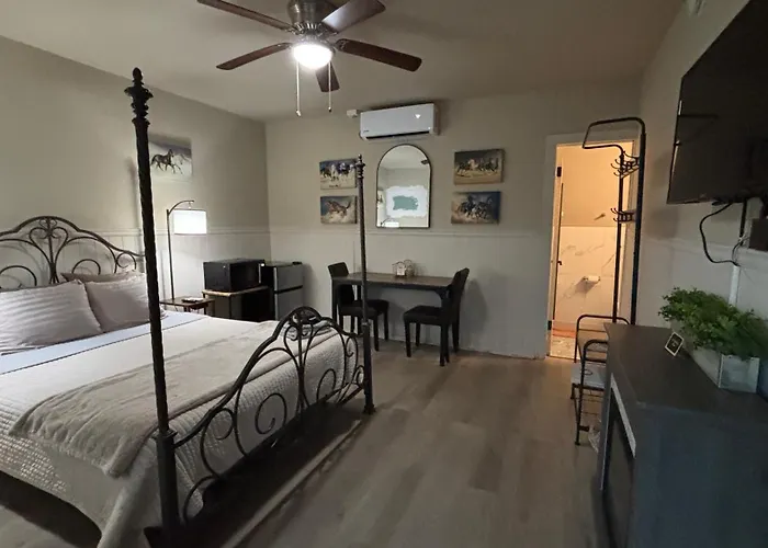 Shamrock Cove Inn