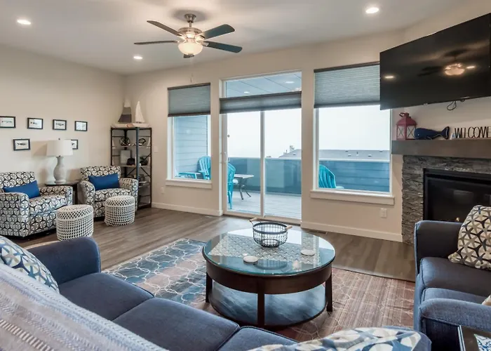 The Captains Lookout Sleeps 6, Hot Tub, Pet Friendly, Ocean View