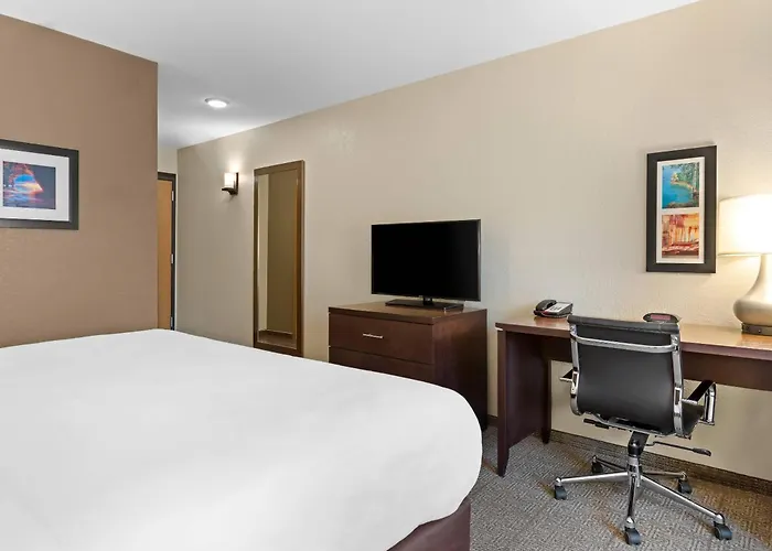 Comfort Inn & Suites Munising-Lakefront