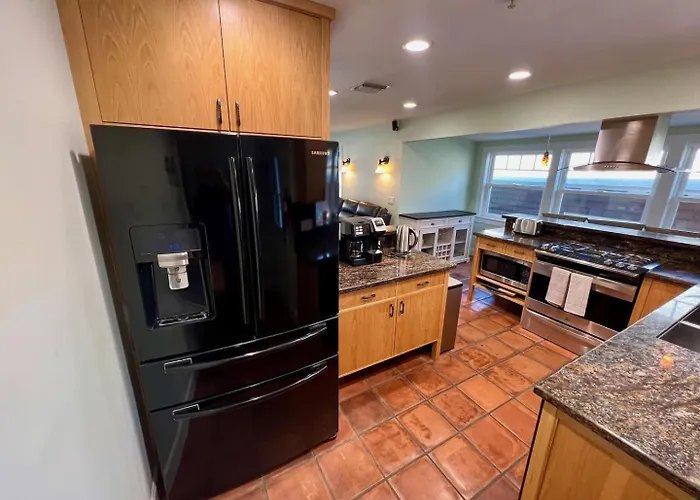 Catalina 3 Bedrooms With Hot Tub & Golf Cart