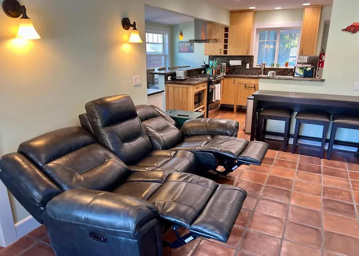 Catalina 3 Bedrooms With Hot Tub & Golf Cart