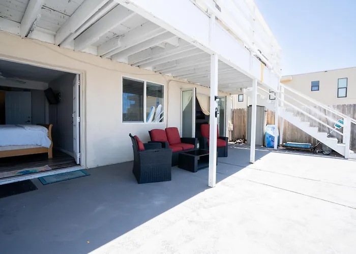 Beachfront Cottage Lower Unit
