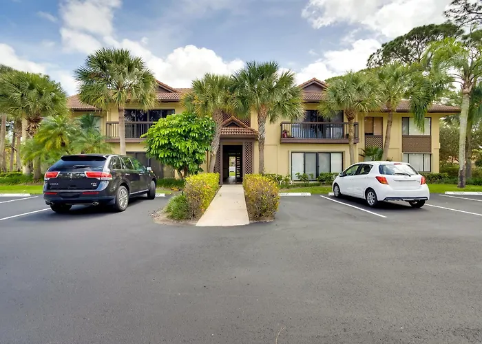 Pool & Ocean Access: Palm Beach Gardens Condo