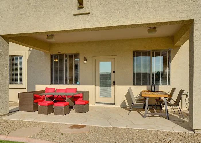 Avondale Abode: Pool, Lake Views & On-Site Fishing