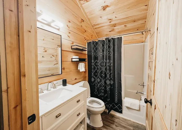 Cabin #4 Studio With Kitchenette
