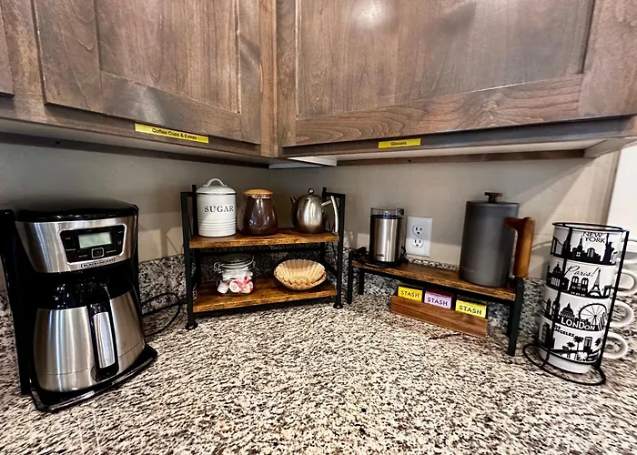 Charming 2Br Cottage Near Freeway-Cul-De-Sac