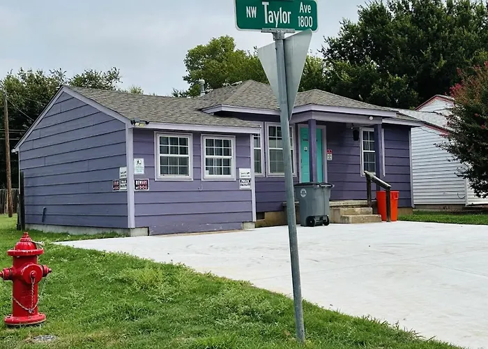 Quick 1 Mile To Ft Sill! Wizard Cottage Sleeps 5 Adults & Pets Welcome!