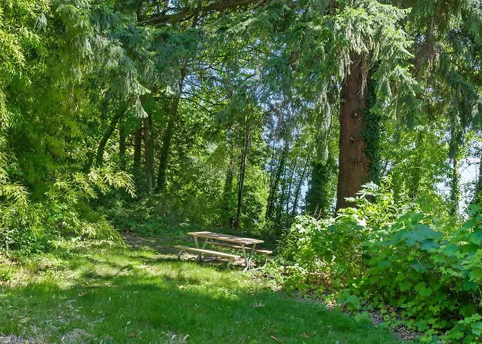 The Riverfront Retreat-Woods Landing