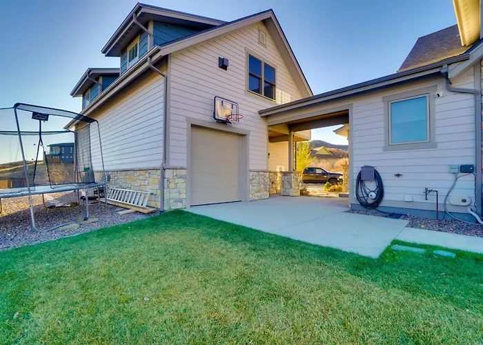2 Mi To Town: Castle Rock Retreat W/ Fireplace!