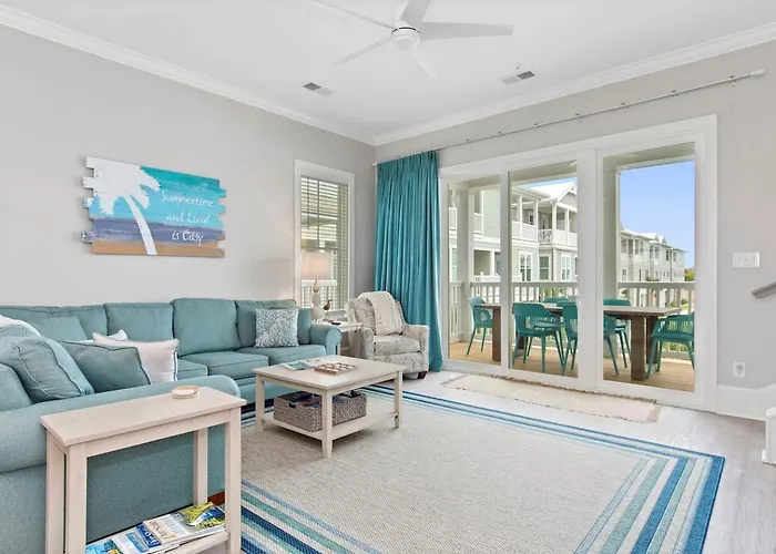 Luxury Beach Condo 5 Min Walk To Beach & Shops!