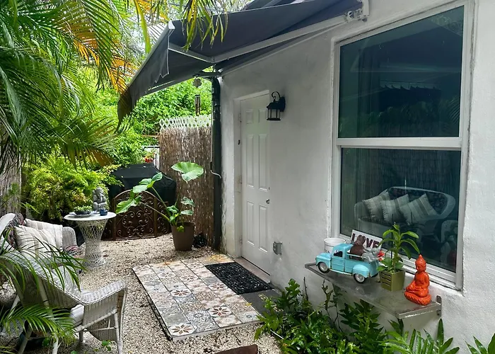 Flora'S Garden Apartment/Studio