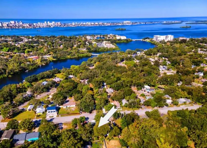 New! Clearwater Gem, 10 Min To Beach, 2 Min To Downtown Dunedin, King Bed