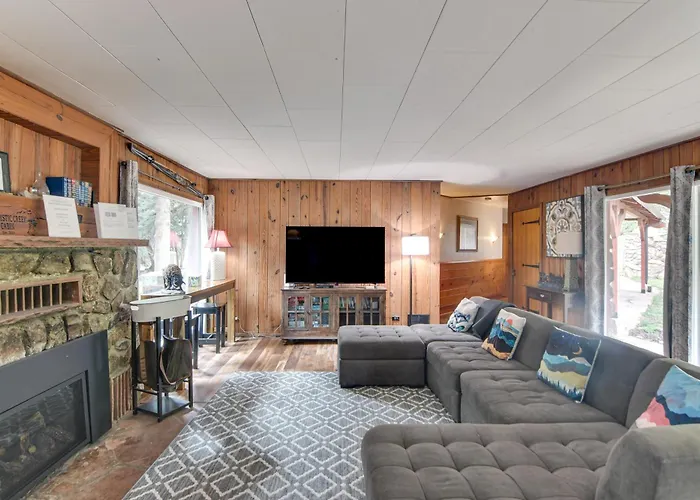 Charming Idaho Springs Retreat On Chicago Creek!