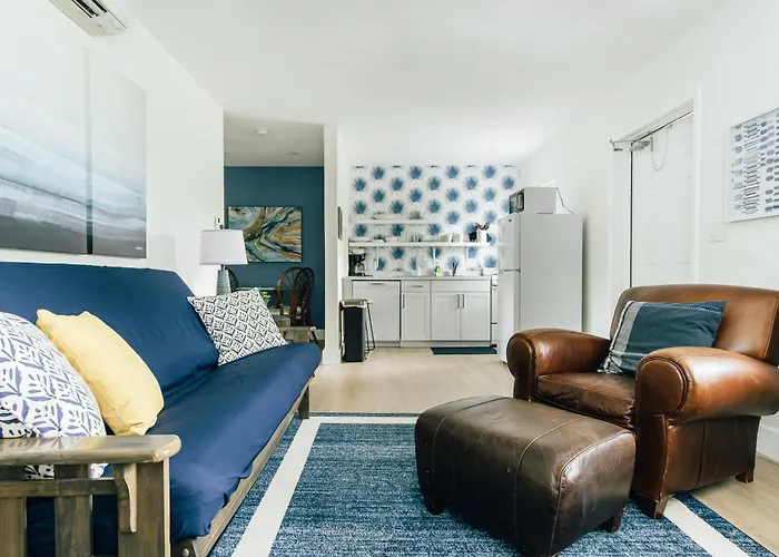 New & Blue - 2 Blocks To The Beach