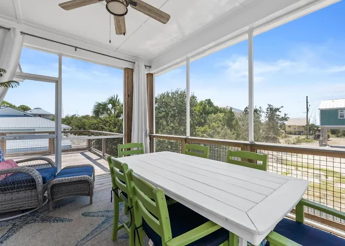 Fruitcakes- Private Pool- Hot Tub- Pet Friendly