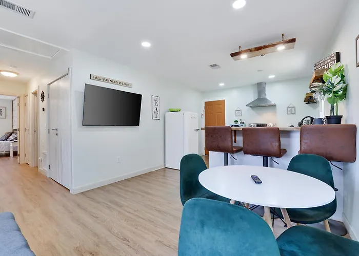 Cozy 2 Bedroom Apartment In Tannersville, Minutes From Camelback Mountain