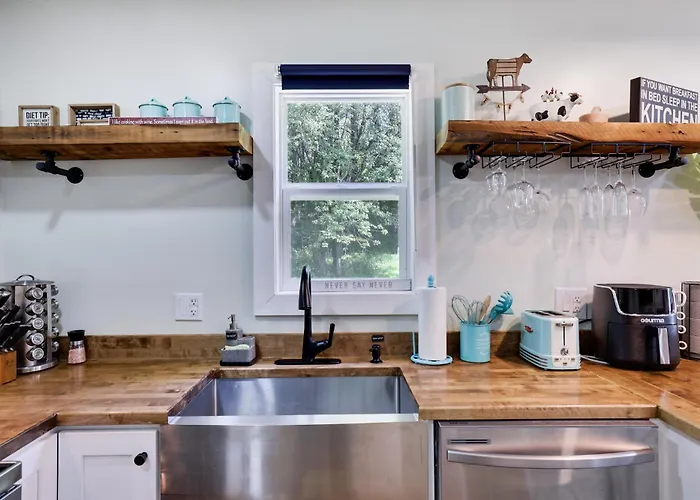 Cozy 2 Bedroom Apartment In Tannersville, Minutes From Camelback Mountain