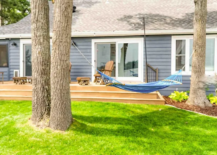 Hartley Lake Hideaway - The Perfect Getaway!