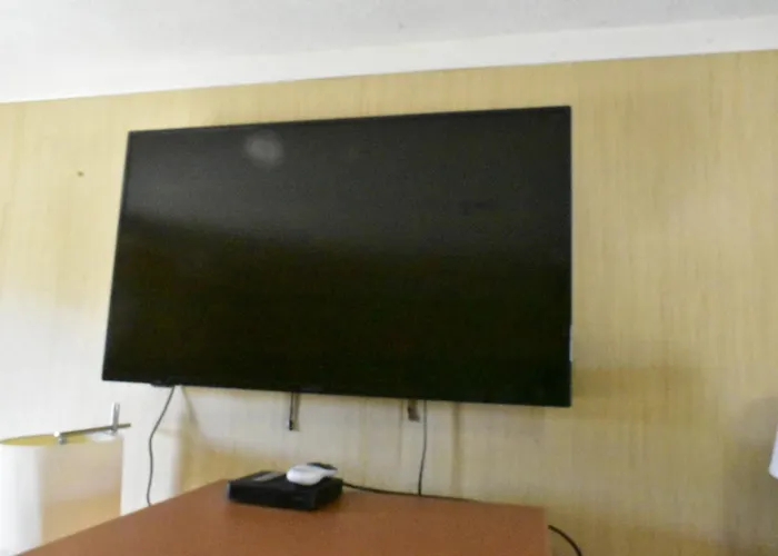 Hampton Motel