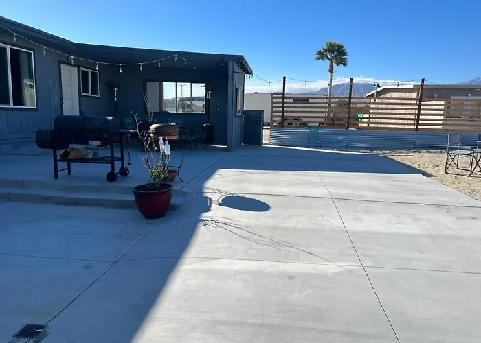 Ranch Property On 2 Acres!