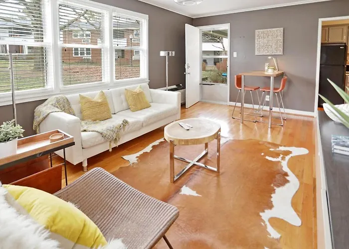 Cameron Village Modern Stylish Condo