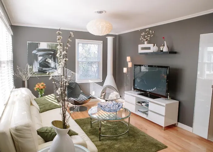 Modern Apartment - Cameron Village