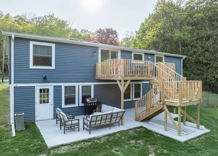New Baileys Harbor Home, 1 Block Dt With Huge Yard