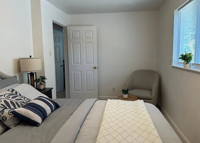 Suite E With 2-Bedroom