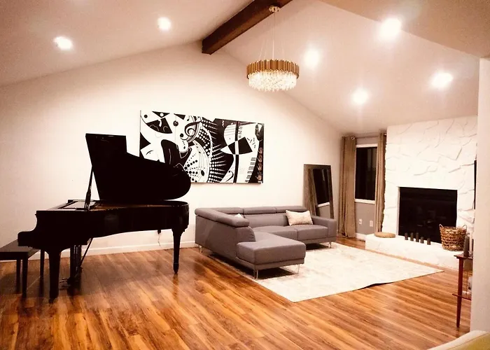 Entire Home In Athens, Georgia With Piano