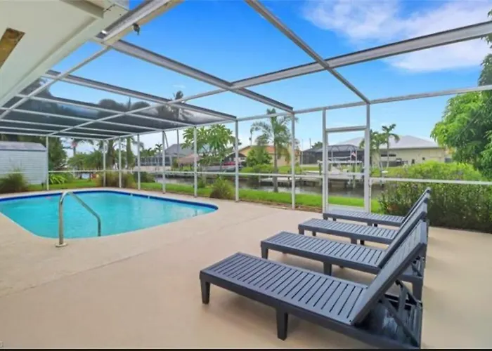 Renovated Modern Home With Big Pool & Ocean Access
