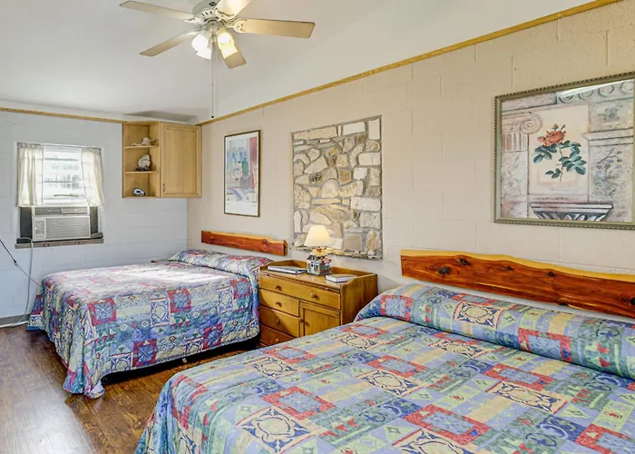 On-Site Hiking Trails: Cozy Lake Whitney Studio!