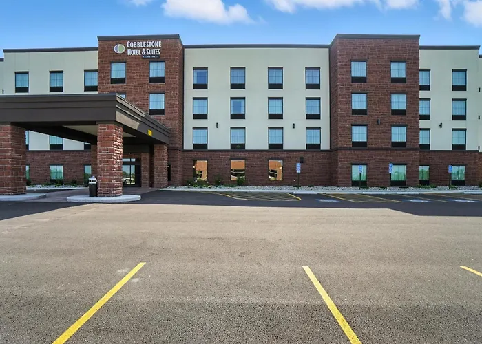 Cobblestone Hotel & Suites - Bellefontaine