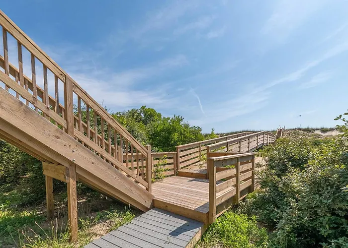 Leisure Dayz - 4X4 Carova Beach, Oceanfront, Ocean View, Sound Access, Pets Ok, Yr Flex Stays