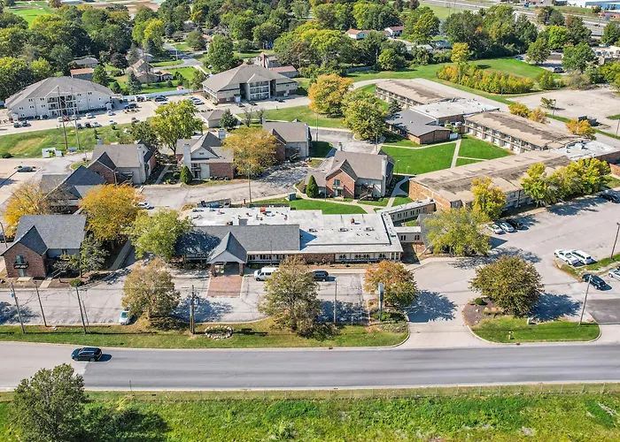 Hotel O Suites & Conference Centre Urbana-Champaign University