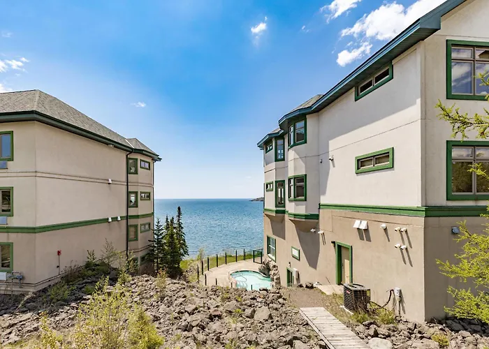 Amazing Superior Lake View Condo And Heated Pools