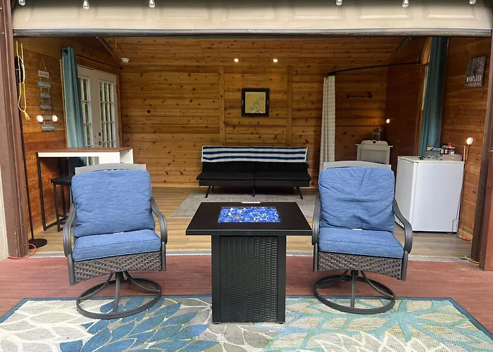 Lake Lovers Hideaway Near Lake Geneva