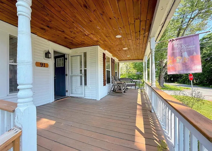 91M Renovated Bethlehem Home With Hot Tub, Firepit, Large Yard, Walk To Restaurants