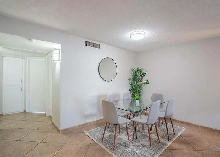 Spacious 2Bd - Parking, Gym, Pool - Sleep 8 - 5Min Casino