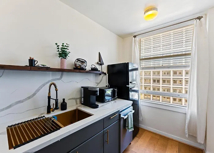Ocean View Studio Near Convention Center And Beach
