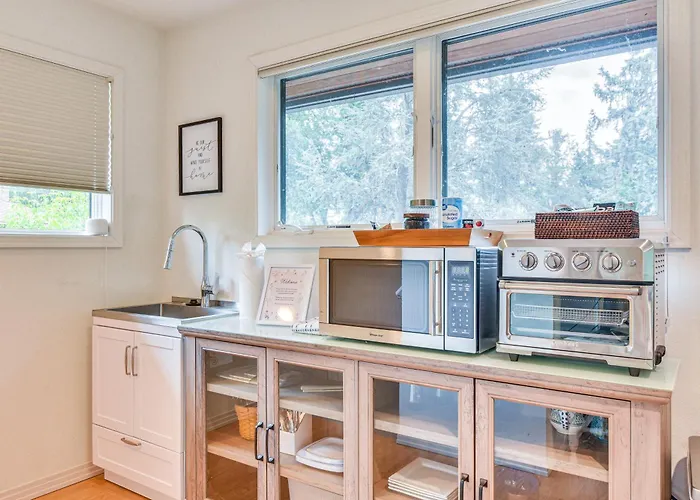 Walk To Willamette River: Studio In West Linn