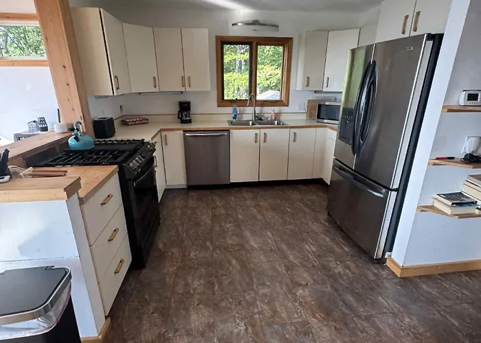 Campton Mountain Ski Retreat For Year-Round Fun -Best View And Best Price Guarantee