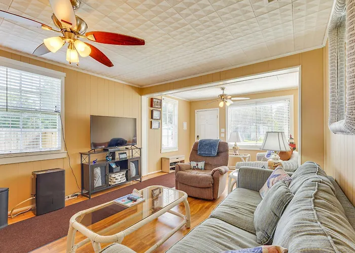 Sunny Panama City Escape W/ Pool & Deck!