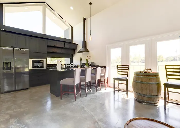 Black Sheep Hideaway Modern Countryside Serenity