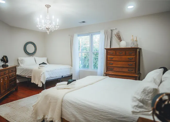 Beach Retreat 4900 Sqft, F1 Vr Sim, Up To 21 Guests