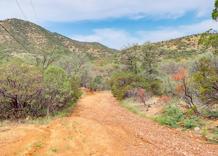 Mtn-View Gem On 20 Acres: Patagonia Cabin Hideaway