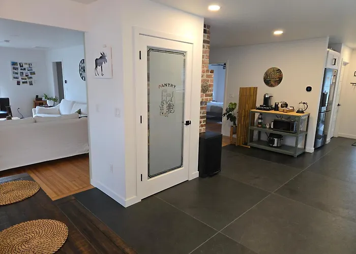 Valley Brickhouse Hot Tub Trails Downtown 1M