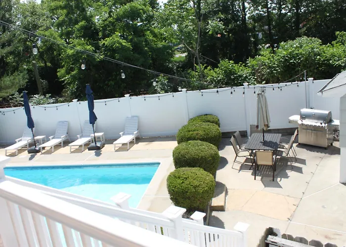 Gorgeous Beach House With Large Pool & Private Beach, Just 3 Blocks Away!!